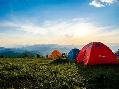 Camping: All the Advantages of Spending the Night Under the Open Sky