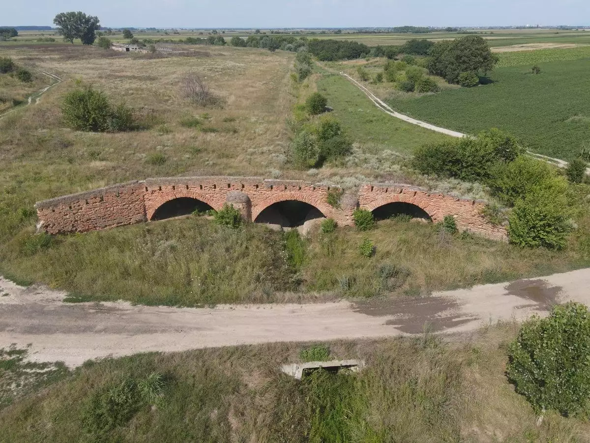 MARIA THERESA DRY BRIDGE Tourist Attractions Žrtava ratova bb