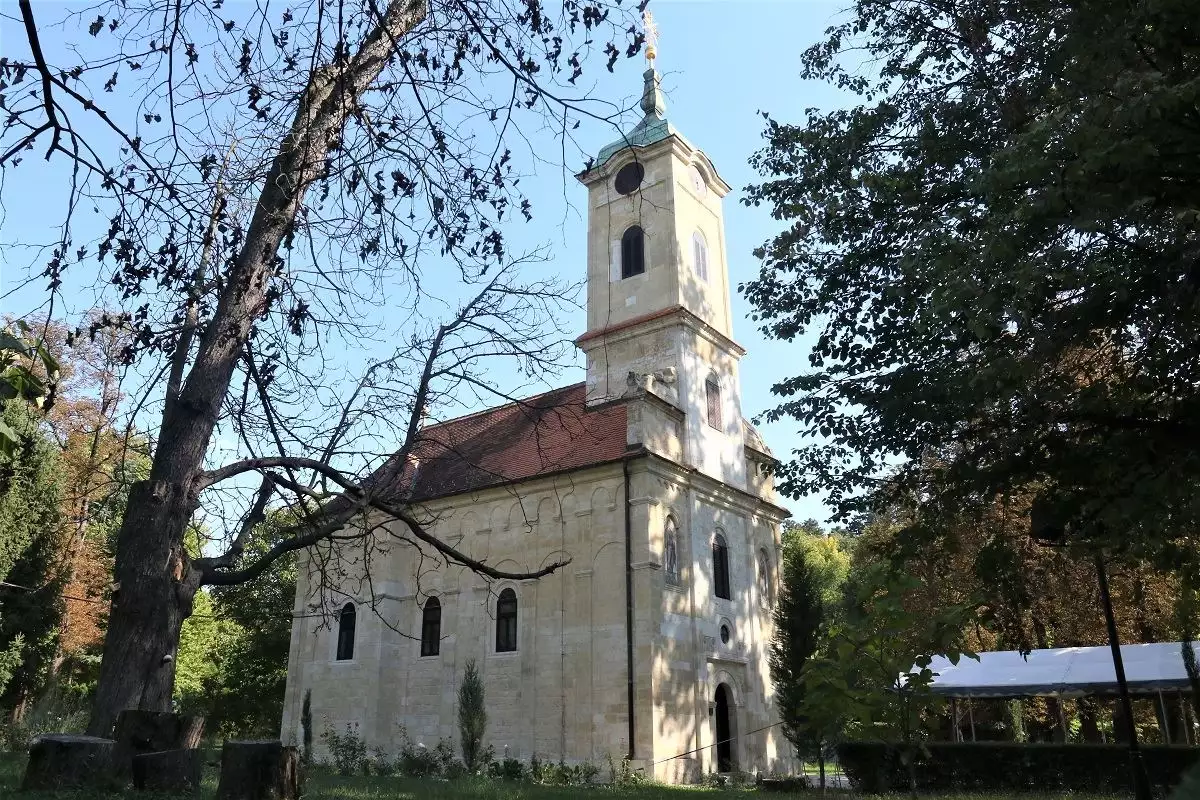 Crkva Svetih Apostola Petra I Pavla Orthodox Churches Bulevar