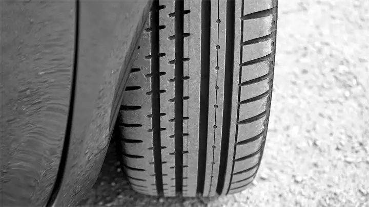 tyre-2400516_1920