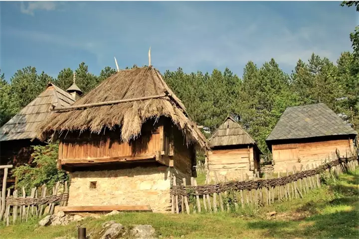 Sirogojno ethno village