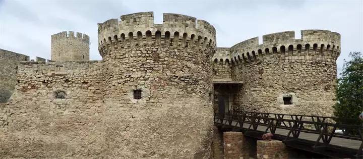 Kule i most beogradske tvrđave Kalemegdan